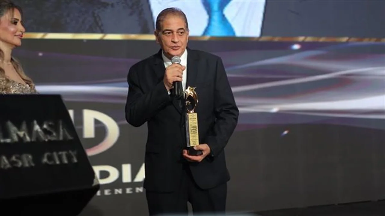 تكريم الإعلامي أسامة كمال كأفضل شخصية إعلامية في مصر والوطن العربي لعام 2025